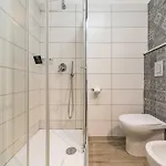 Un Attimo A فندق مبيت وإفطار 4*