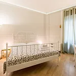 Un Attimo A 4*