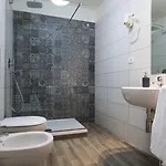 Un Attimo A 4*