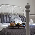 فندق مبيت وإفطار Un Attimo A روما