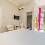 Alojamento de Acomodação e Pequeno-almoço Un Attimo A 4*