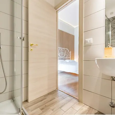 לינה וארוחת בוקר Un Attimo A רומא