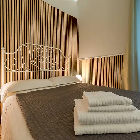 Un Attimo A Rome