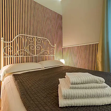 Un Attimo A Frühstückspension 4*