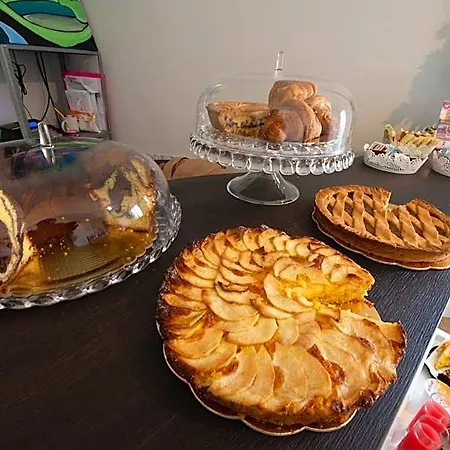 Un Attimo A Frühstückspension Rom