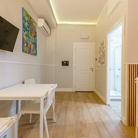 Un Attimo A فندق مبيت وإفطار 4*