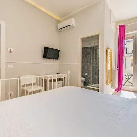 فندق مبيت وإفطار Un Attimo A 4*