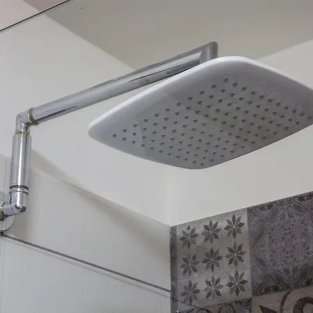 فندق مبيت وإفطار Un Attimo A روما