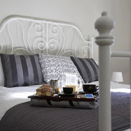 Un Attimo A فندق مبيت وإفطار