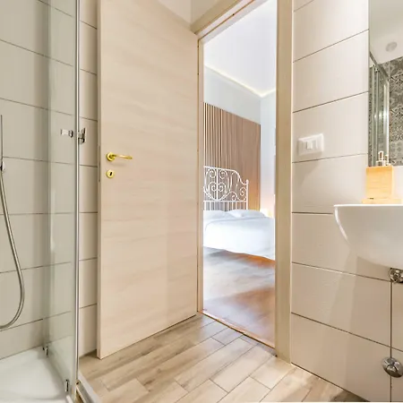 Un Attimo A فندق مبيت وإفطار روما