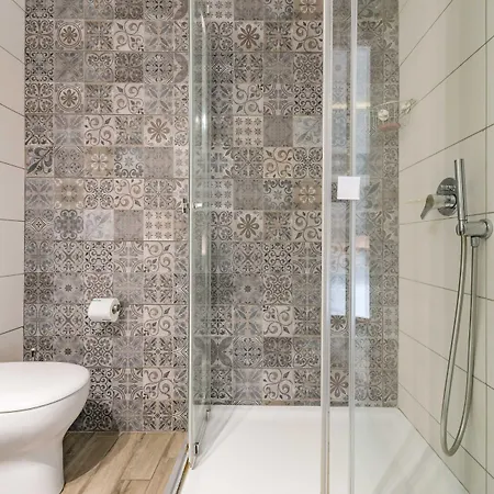 Un Attimo A 4* روما